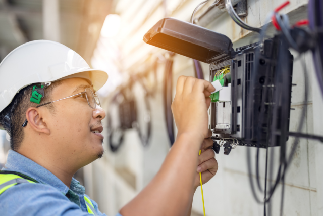 redes de fibra optica y telecomunicaciones